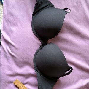SKIMS Black Contour T-Shirt Bra